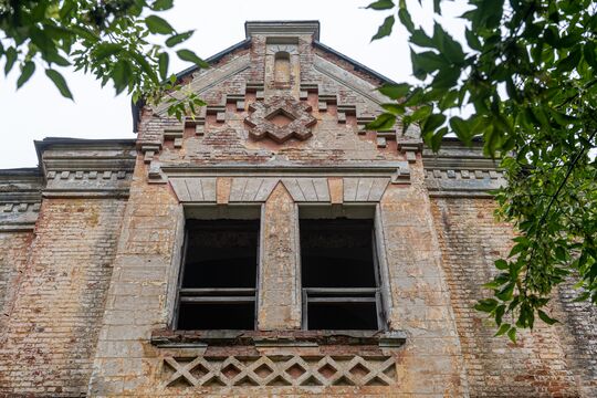 «Никому здесь больше счастливо не жилось»: почему усадьбу петербургского Хренова называют проклятым местом