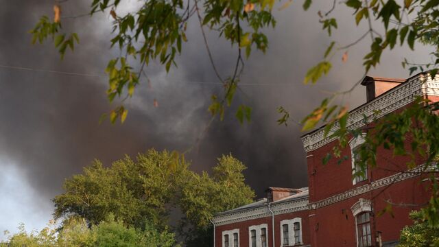 «Ужас какой»: петербуржцы встревожены странными хлопками и дымом на Софийской