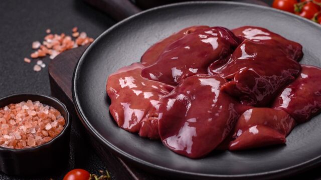 Людям с какими заболеваниями нужно как можно чаще есть говяжью печень: 4 распространенных недуга