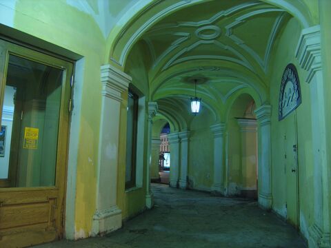 Витражи, ажурные галереи и стеклянная крыша: как по старинным чертежам восстановят сгоревший пассаж «Апрашки»