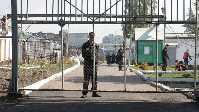 Адвокат Левин: домогавшийся девочки в питерском кафе мужчина может угодить за решетку