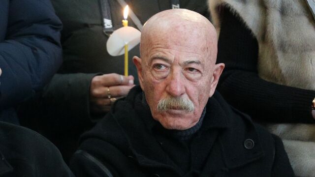 Ездит на метро и ходит в обычные магазины: Розенбаум живет так же, как все петербуржцы