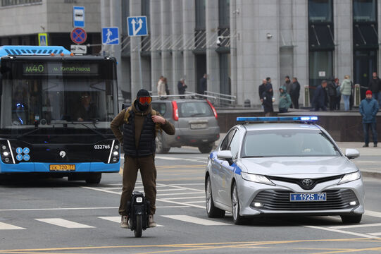 От развлечения к лишению прав: как электротранспорт в Петербурге меняет правила игры