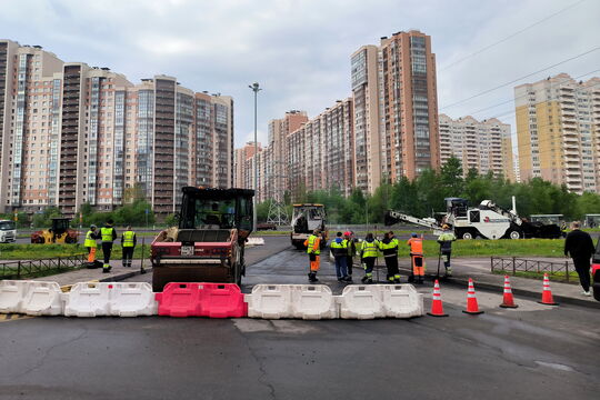 Два бассейна во дворе и разметка, которой не страшна зима: как Петербург готовит школы и дороги к 1 сентября