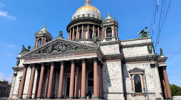 262 ступени без права на разворот: как увидеть ангелов Исаакия вблизи и где в Петербурге точка еще выше