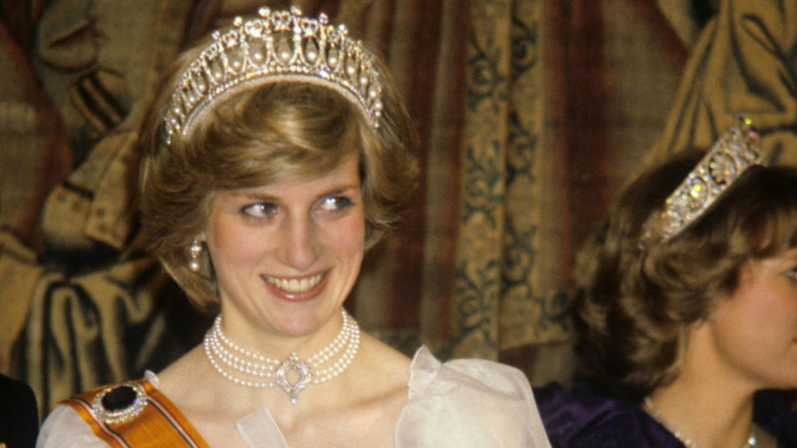 Лишь две королевские особы удостоились такой чести от Елизаветы II: отдала самое дорогое - image 1