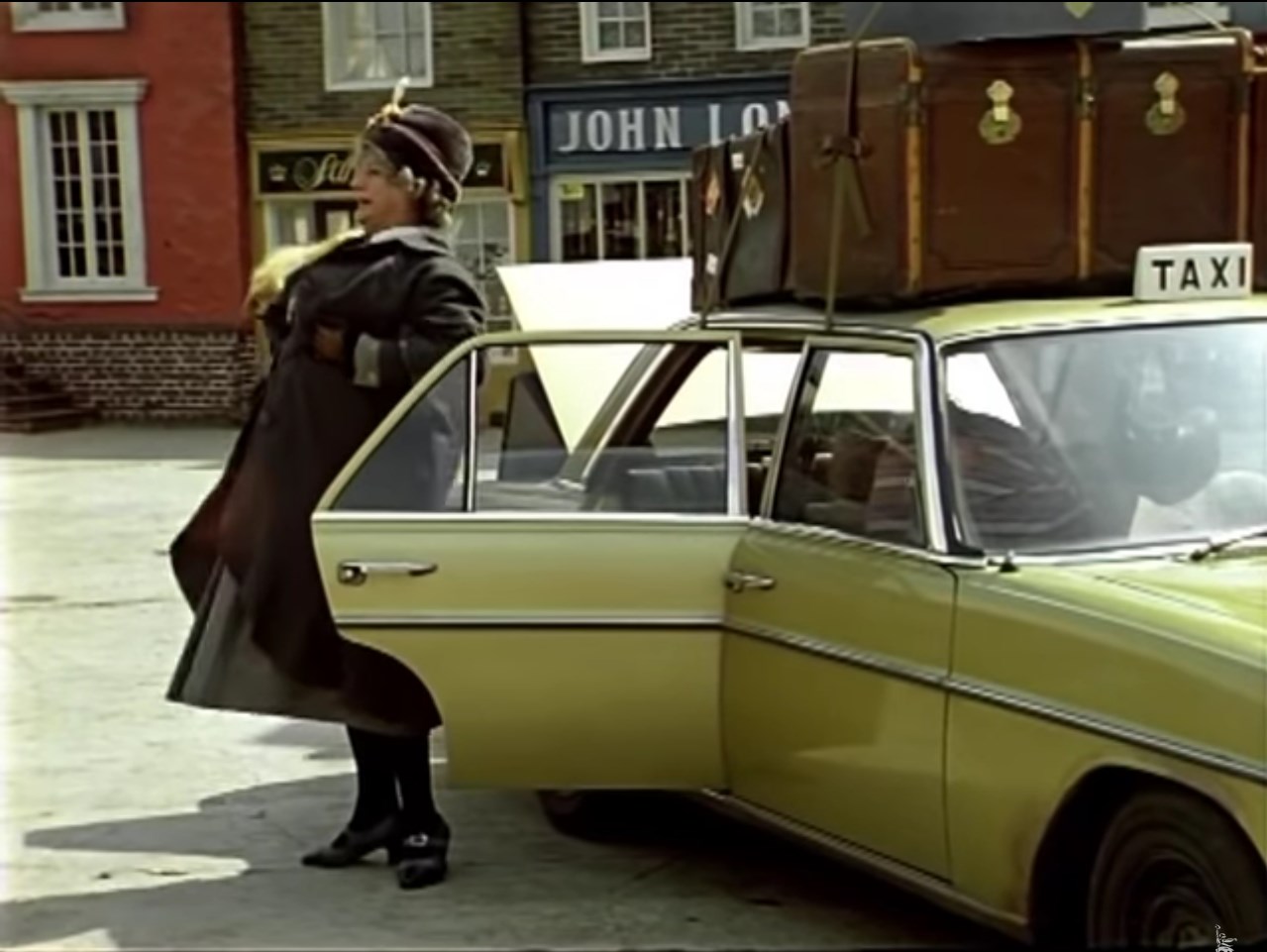 Первый «мерс»: авто для «Мэри Поппинс» вызывало панику у стражей правопорядка - image 1