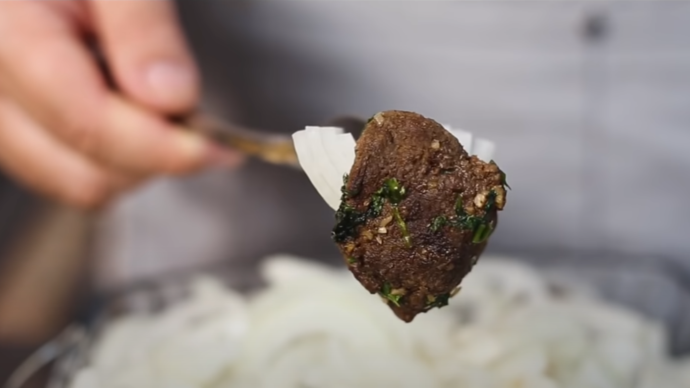 Грузинский повар поделился простым рецептом идеального «мужского блюда» - image 1