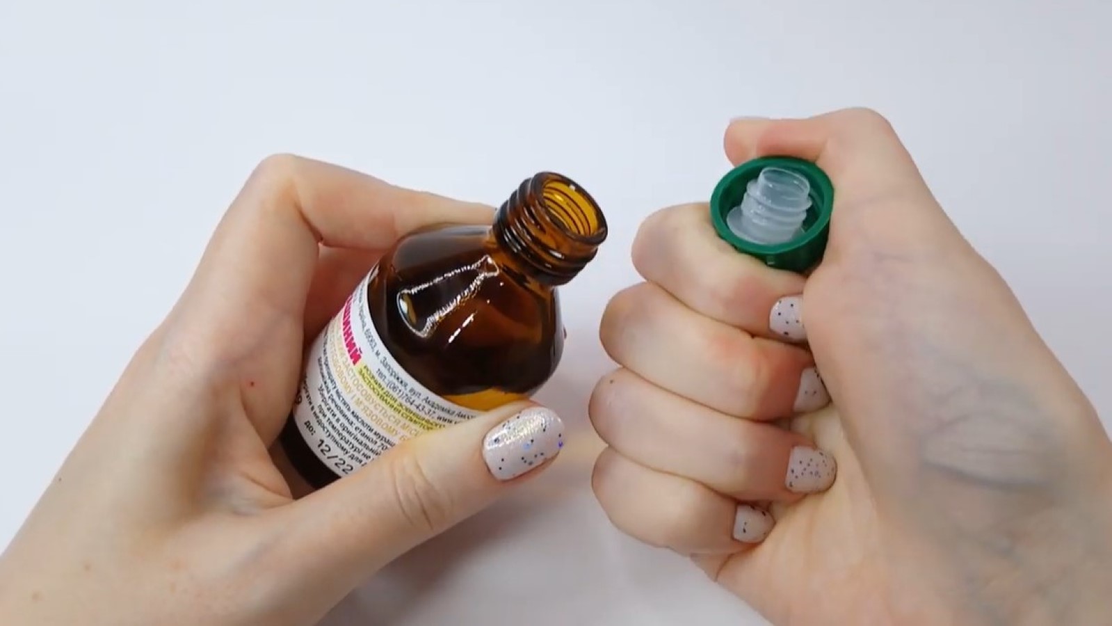 Без царапин, сломанных ногтей и зубов: как вытащить пробку из пузырька с лекарством - image 1