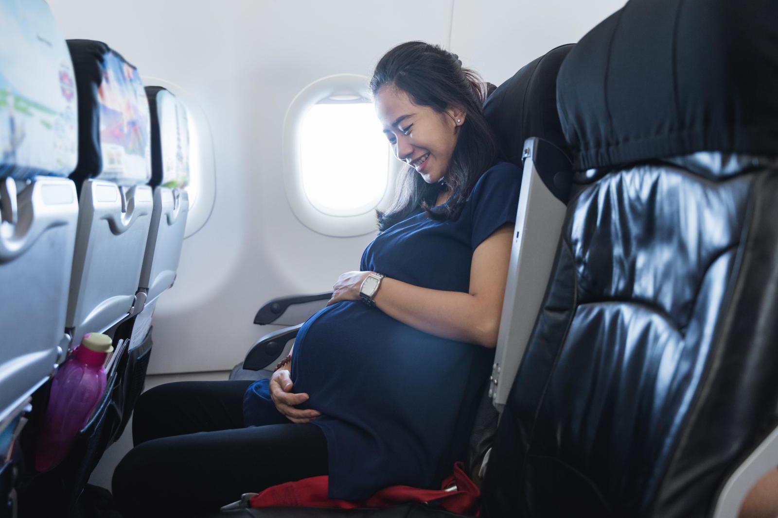 Какое гражданство будет у ребенка, если неожиданно родить в самолете - image 2