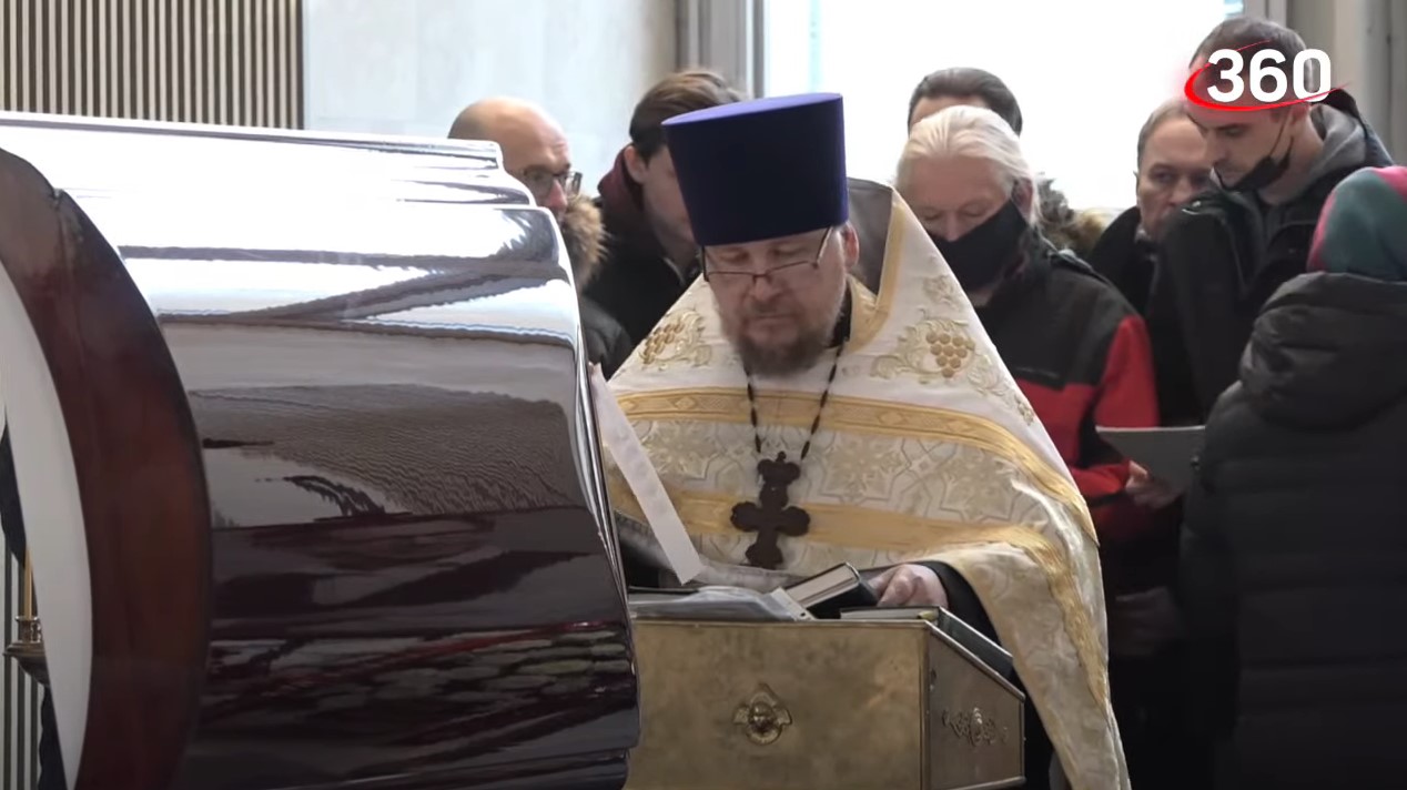 Странный обряд на похоронах Зеленского удивил россиян - image 1