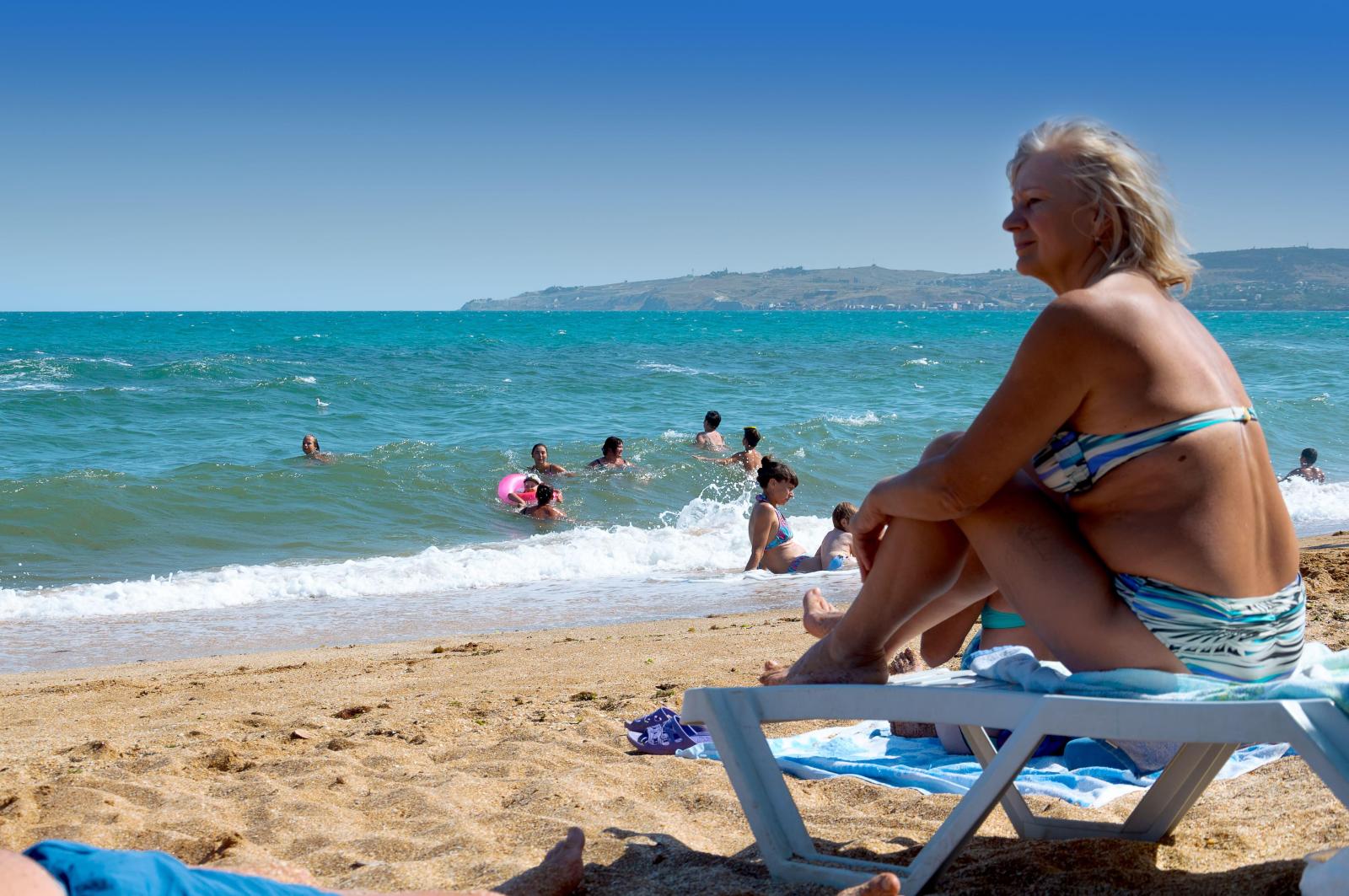 Прекрасный пляж и чистая вода: топ-3 пляжа в Крыму, которые оценят туристы по достоинству - image 2