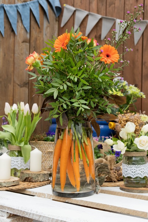 Такого букета на Пасху ни у кого не будет: украсьте стол ярким овощем в вазе - image 1