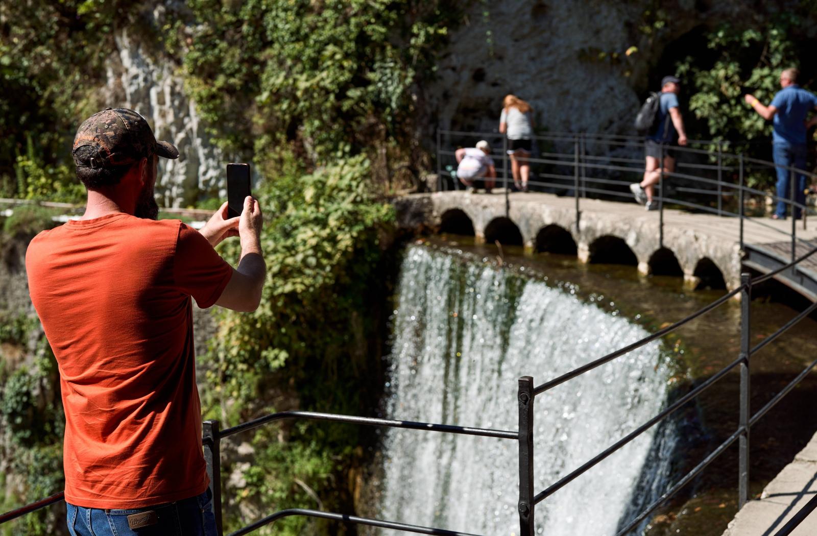 Топ-3 самых красивых водопадов Абхазии: где находятся, как называются, и как добраться - image 1