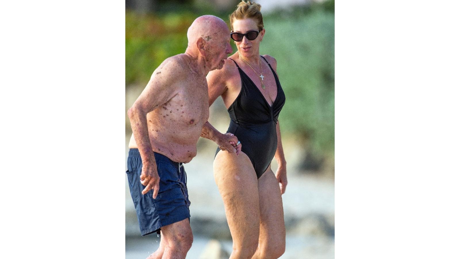 От этих фото челюсть отвиснет: вот как 91-летний миллиардер отжигает с новой женой - image 1