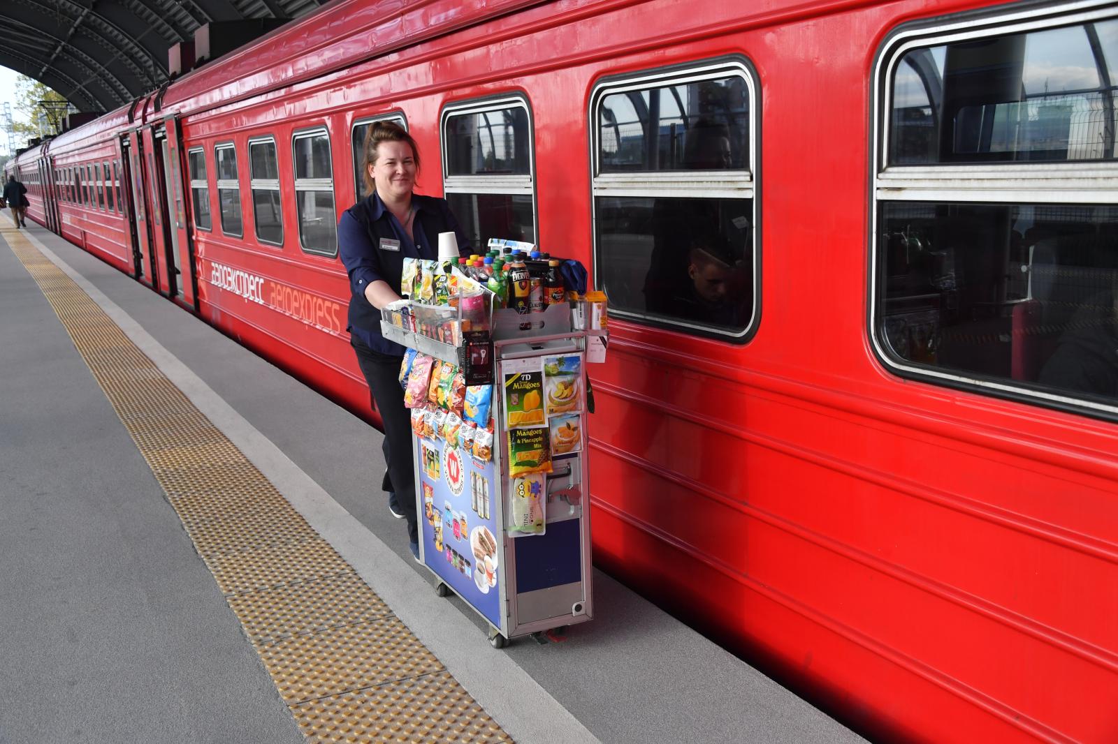 Теперь не лапша и вареные яйца: что едят россияне в поездах - image 1