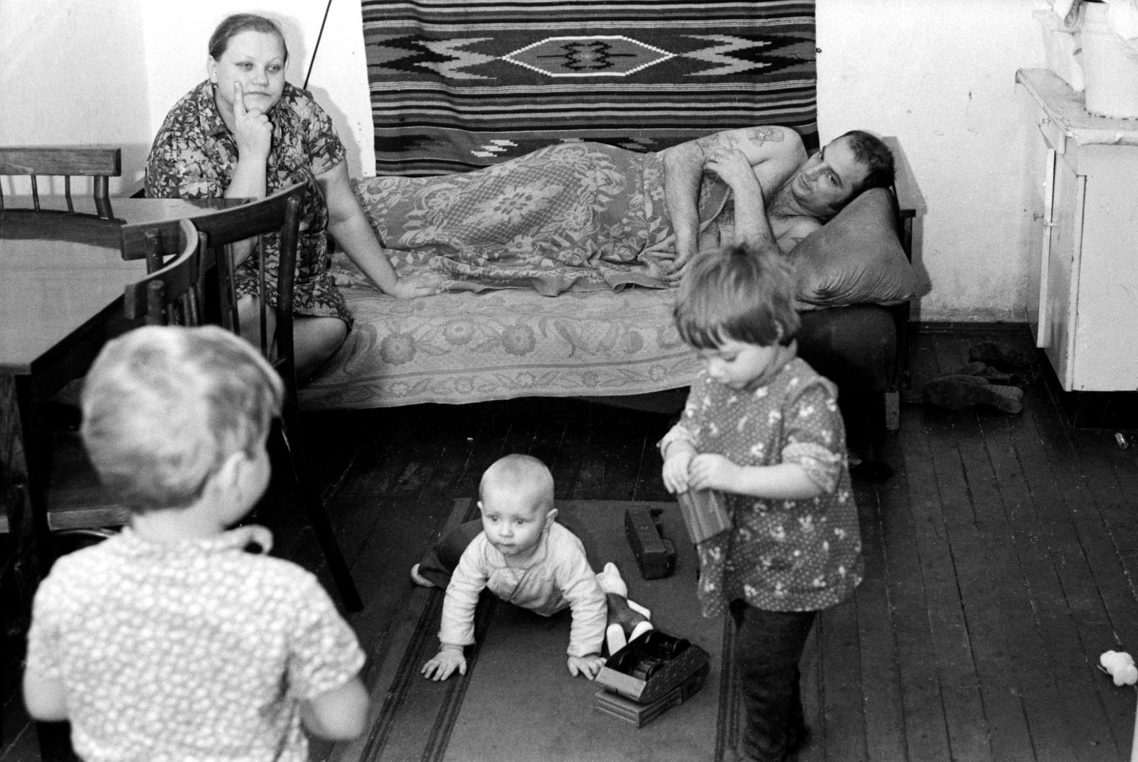 Современные дети не поймут: вот какие обязанности были у каждого ребенка в СССР - image 2