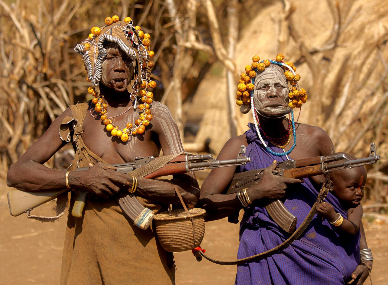 Не захотите повстречаться: почему Мурси называют самым страшным племенем Африки - image 4