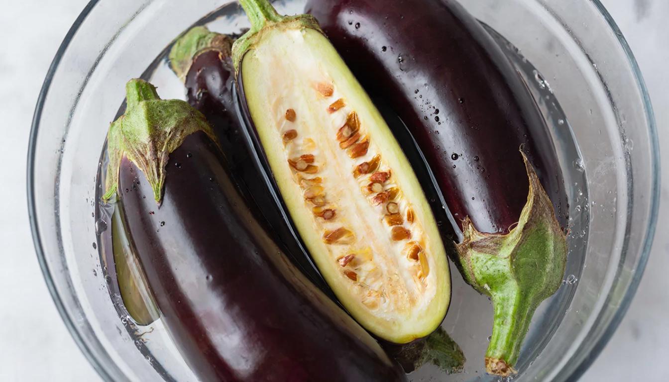 Этот рецепт баклажанов по-турецки давно забыт, а зря: аромат такой, что соседи будут завидовать - image 1