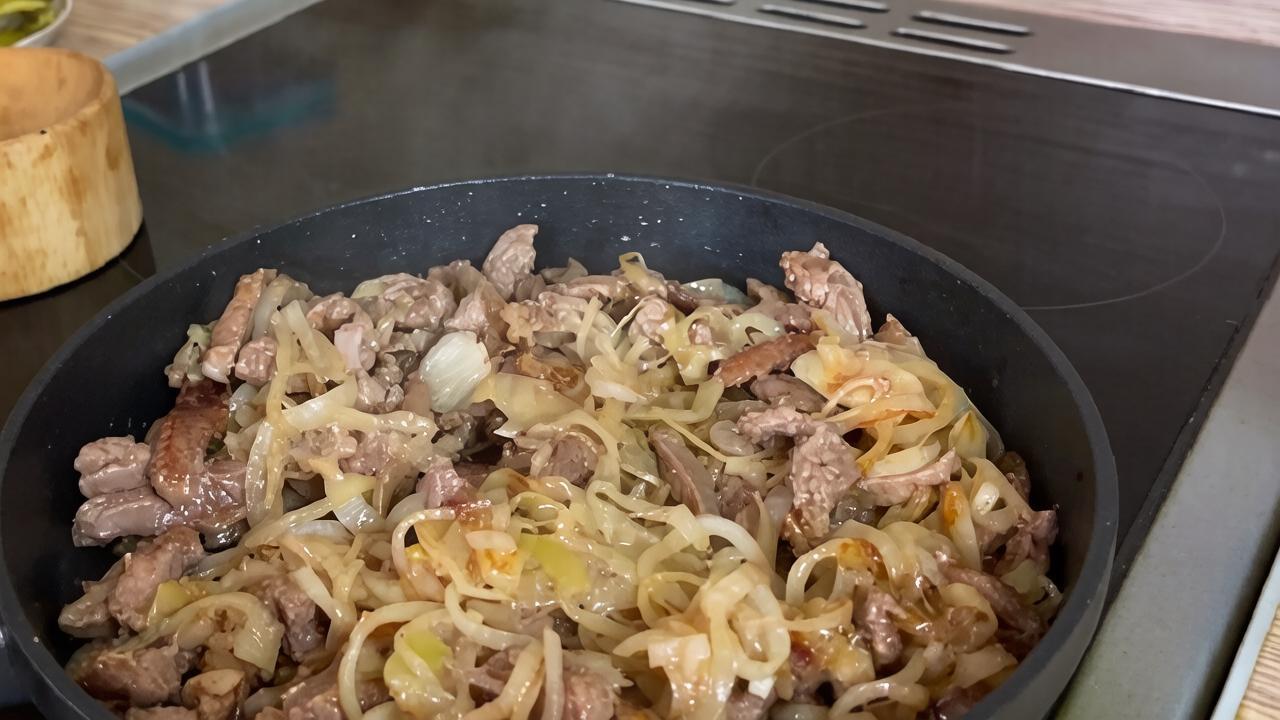 Мясо по-самарски: блюдо, которое тает во рту и удивляет вкусом — неповторимая вкуснятина - image 1