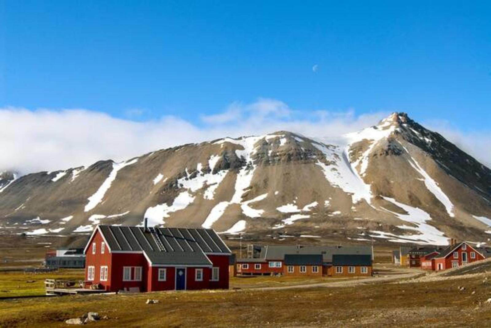 Город, в котором нельзя родиться и быть погребённым: где находится и почему в нём такие законы – объяснение удивит - image 2