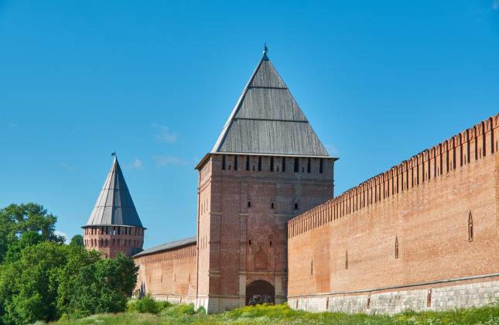 Вовсе не в Москве: где находится самый большой кремль России – неприступная крепость на дальних рубежах - image 2