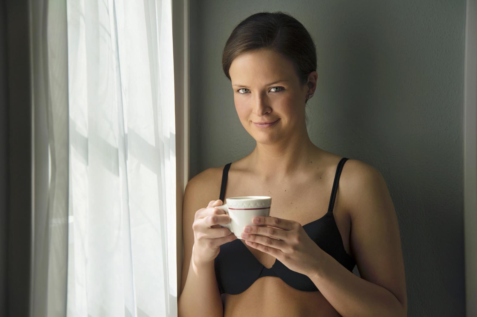 А где бюст? Как кофе влияет на размеры женской груди - image 2