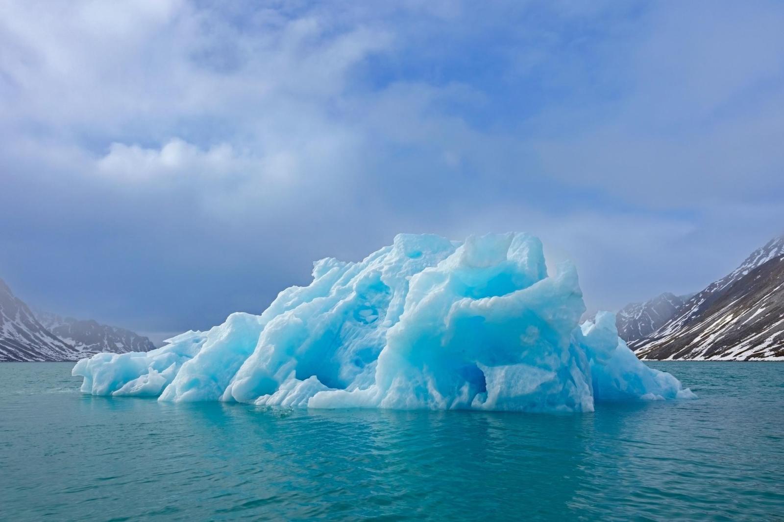 Осколок прошлого, застрявшего во льдах: как живут люди в российском городе, расположенном на Шпицбергене – во времена СССР он был местом силы - image 3