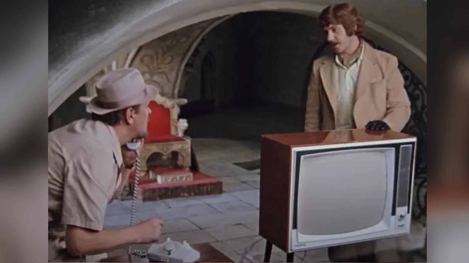 Вот почему в СССР корпус телевизора делали из дерева: тайна раскрыта спустя десятилетия - image 1