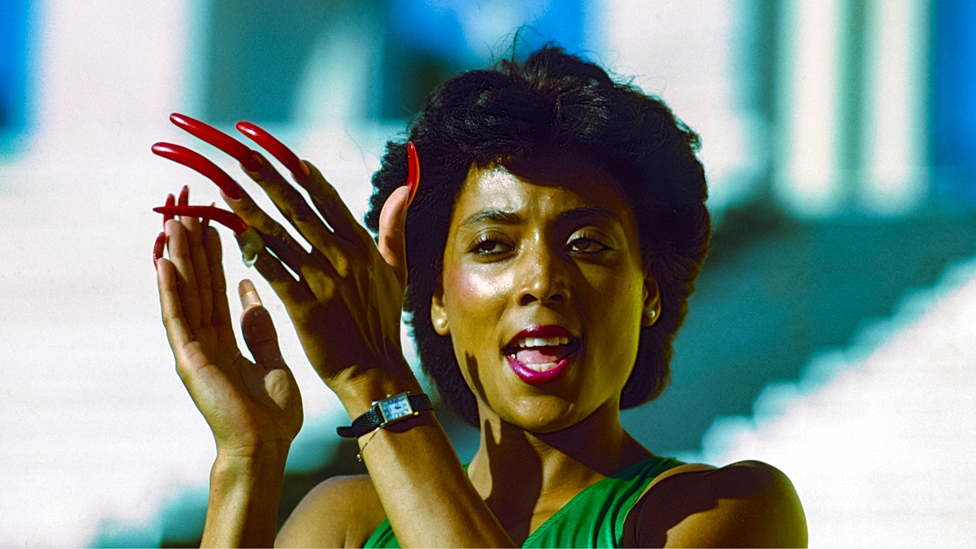 Огромные ногти и мировые рекорды: самая экстравагантная спортсменка ...