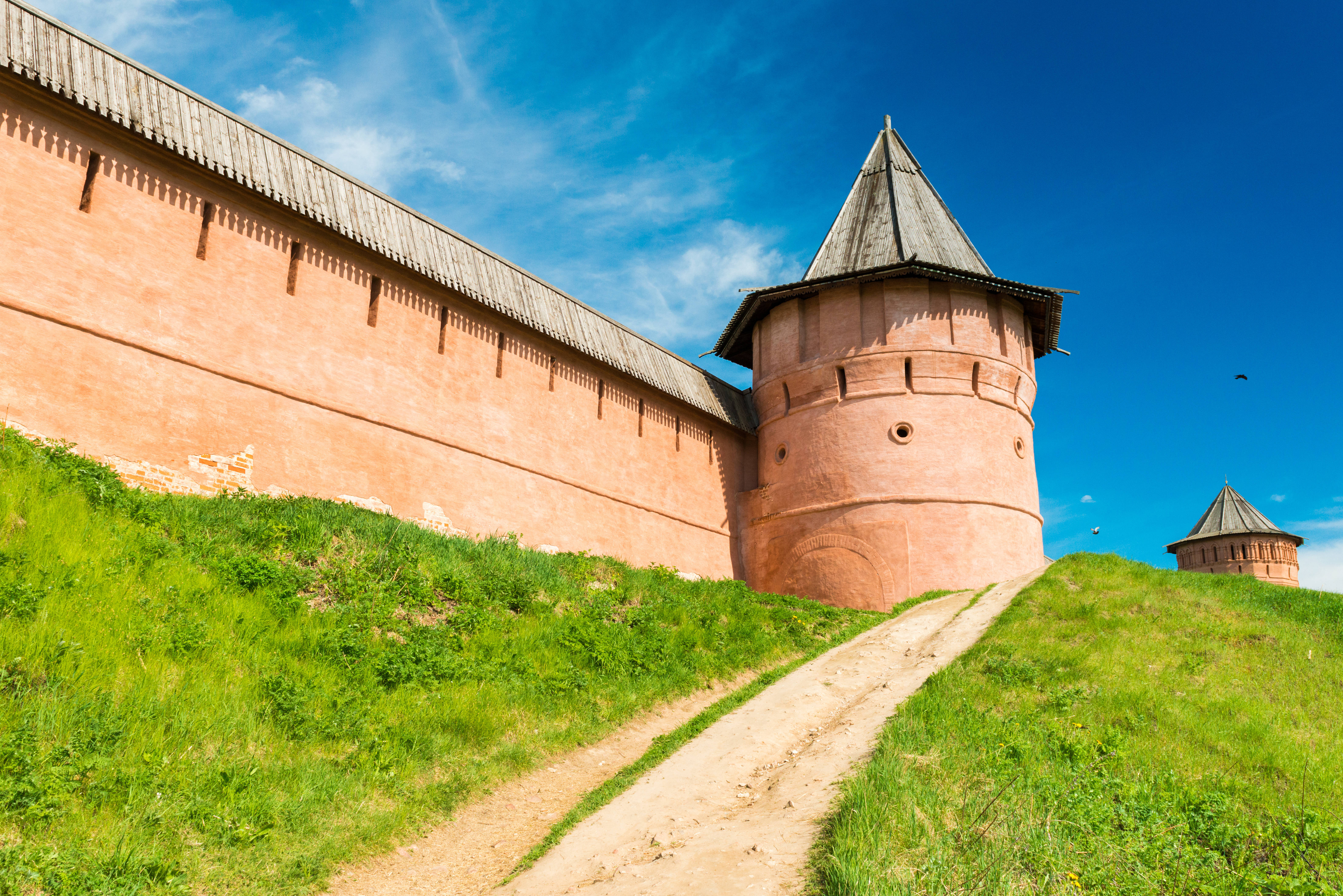 Не город, а музей под открытым небом: здесь сохранилась атмосфера Древней Руси - богат на достопримечательности