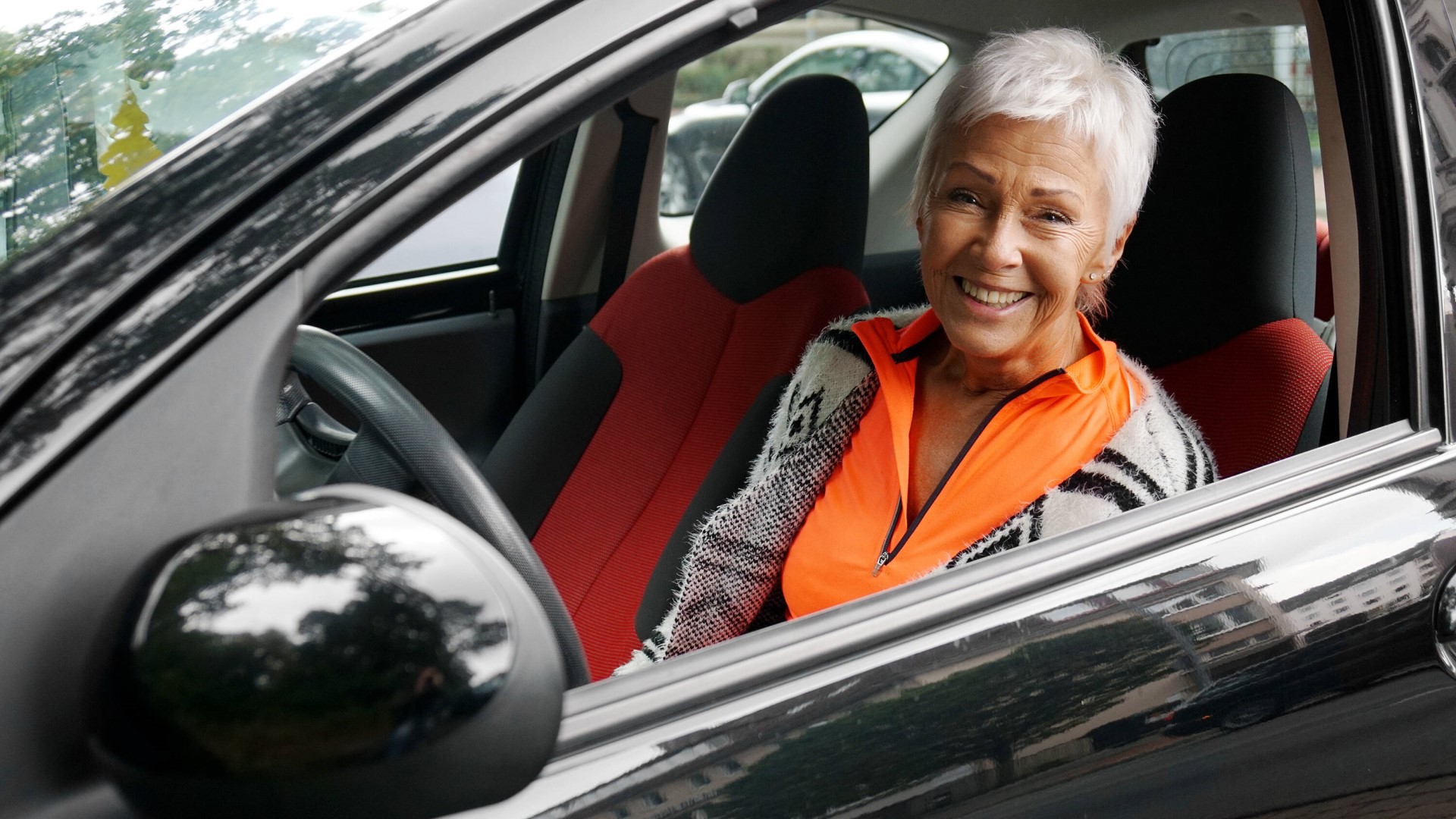 Забудьте о мошках на капоте и лобовом стекле: машину защитит это ...